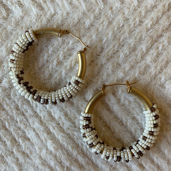 Madewell Jewelry - Madewell beaded gold white bronze hoop earrings